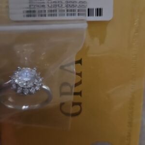 Elegant Silver Ring with Sparkling Gemstone